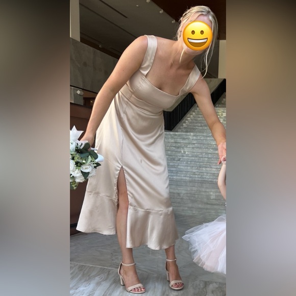 Show me your mumu Claire midi dress bridesmaid dress in champagne. Size small. - Picture 3 of 3